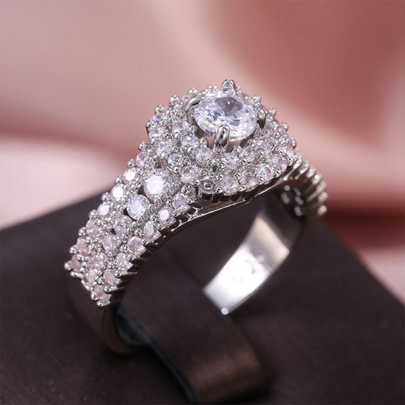 *ARIADNE* Silver x Zircon Decor Fashion Ring Size 7 - Picture 6 of 7